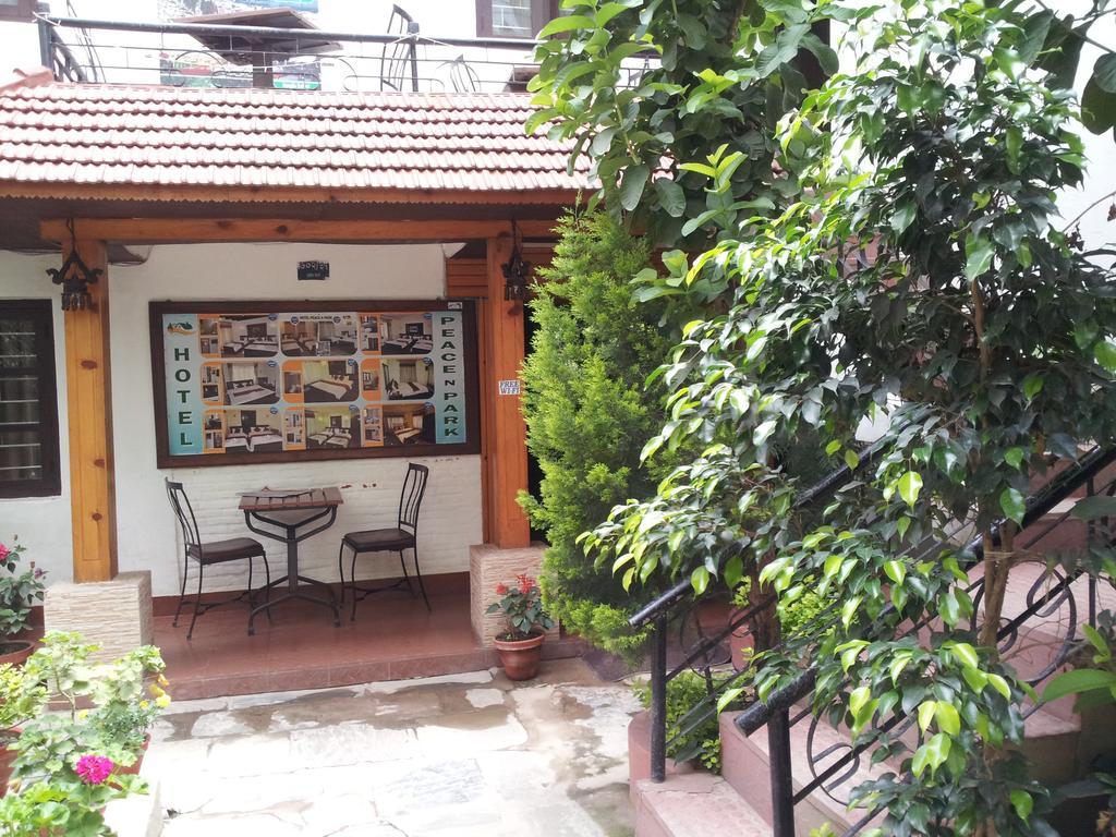 Hotel Peace N Park Katmandu Eksteriør bilde